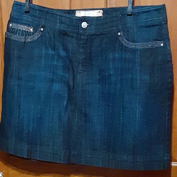 White House Black Market Blanc Embellished Denim Skirt - Picture 1 of 4